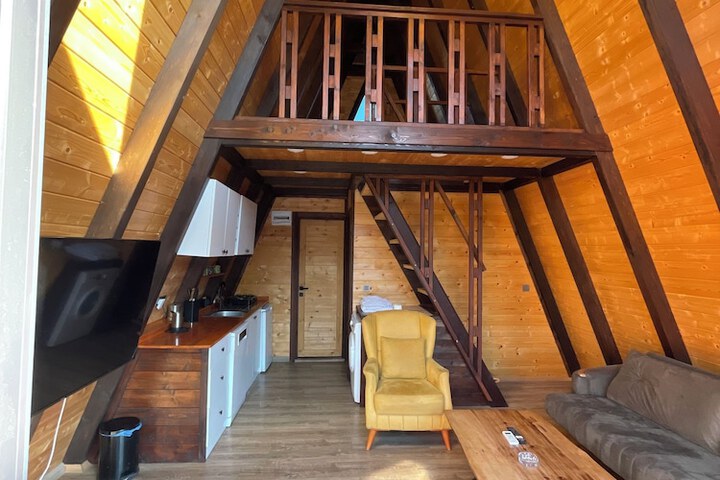 Room 13 of 34