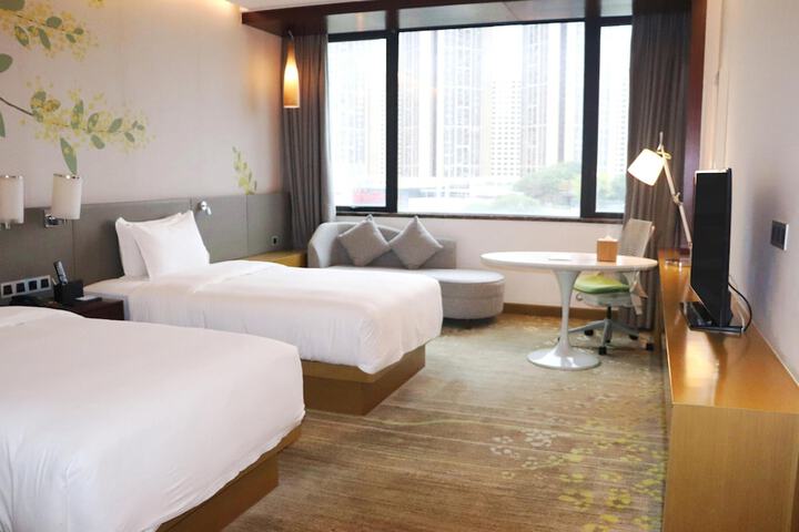 Room 35 of 86
