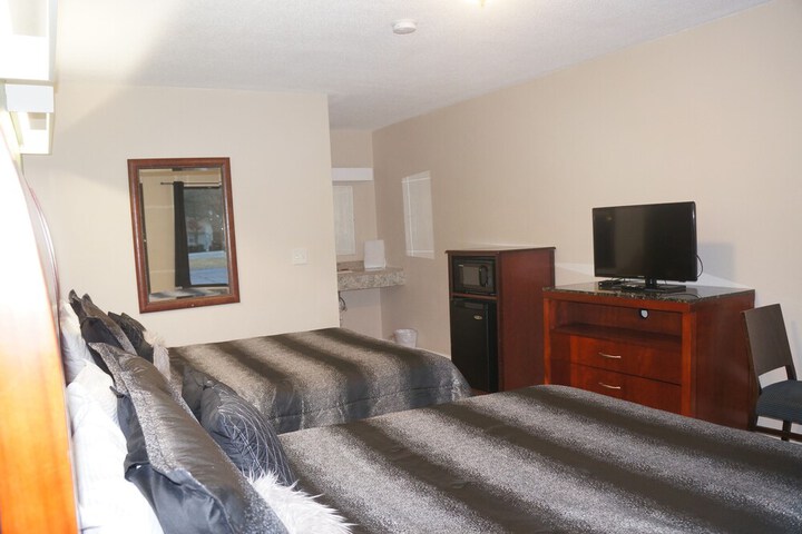 Single Room 1 King Bed (20 of 36)