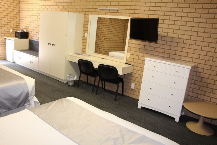 Room 9 of 33
