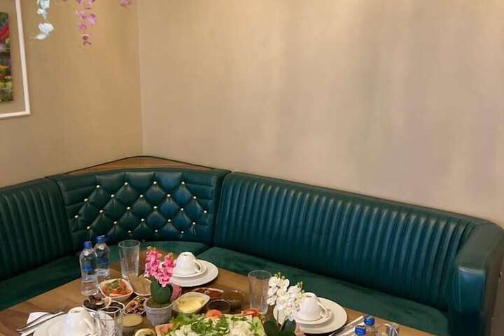 Breakfast/Coffee Service 100 of 118