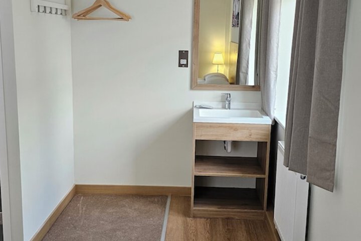 Room 6 of 38