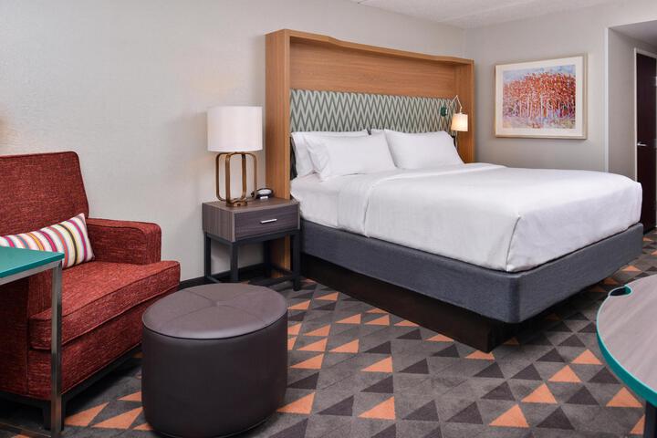 1 King Bed (14 of 17)