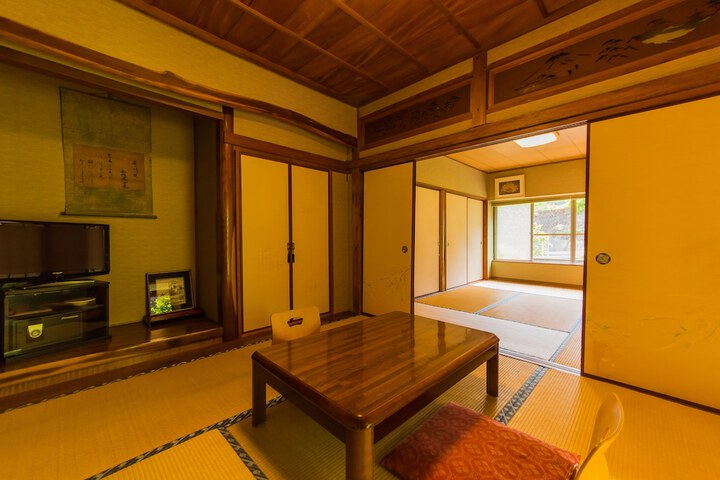 Room 4 of 53