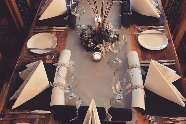 Dining 4 of 8