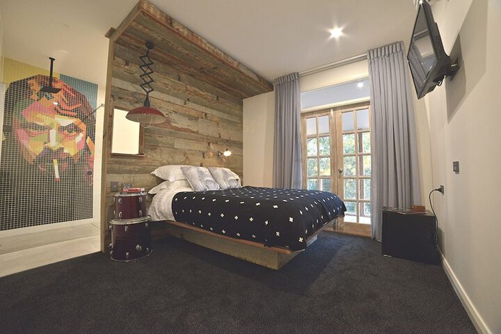 Room 2 of 45
