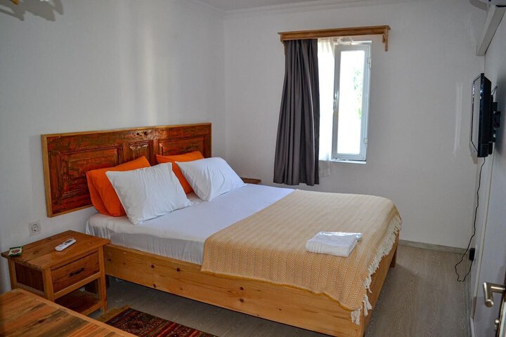 Room 14 of 35