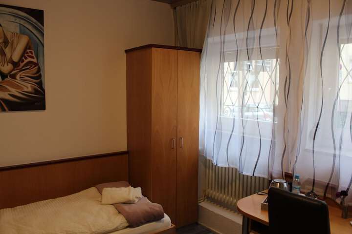 Room 22 of 53