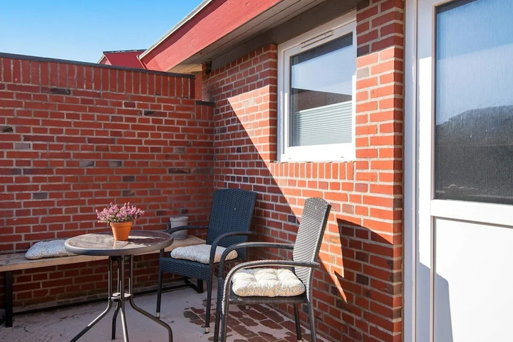 Terrace/Patio 4 of 12
