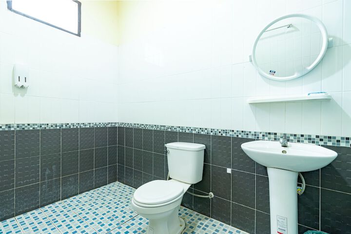 Room 12 of 33