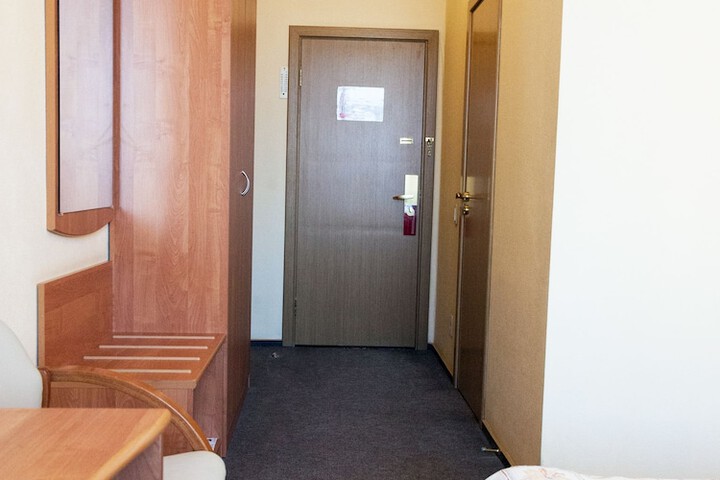 Room 17 of 71