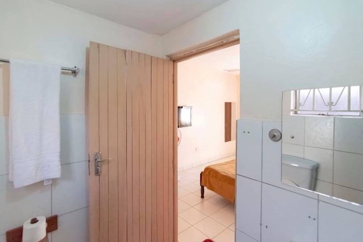 Room 11 of 21