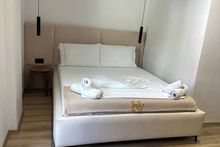 Room 30 of 68