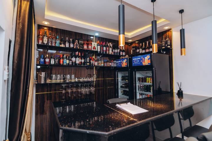 Lounge 49 of 60