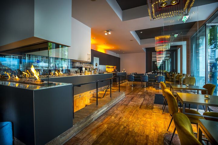 Entrance & Lobby