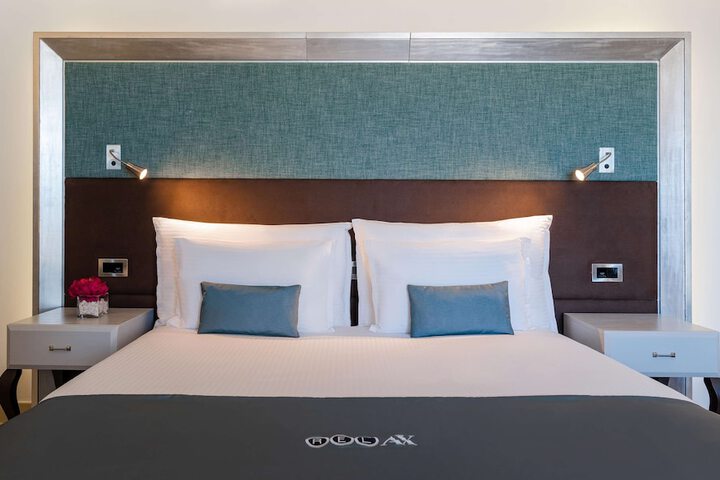 Room 40 of 144