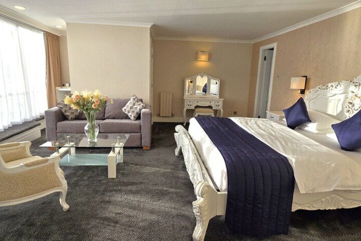 Room 45 of 98