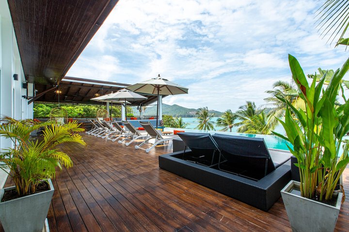 Sundeck 128 of 149