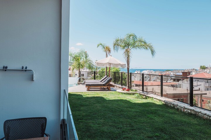 Terrace/Patio 106 of 112