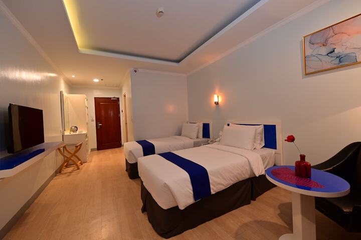 Room 10 of 24