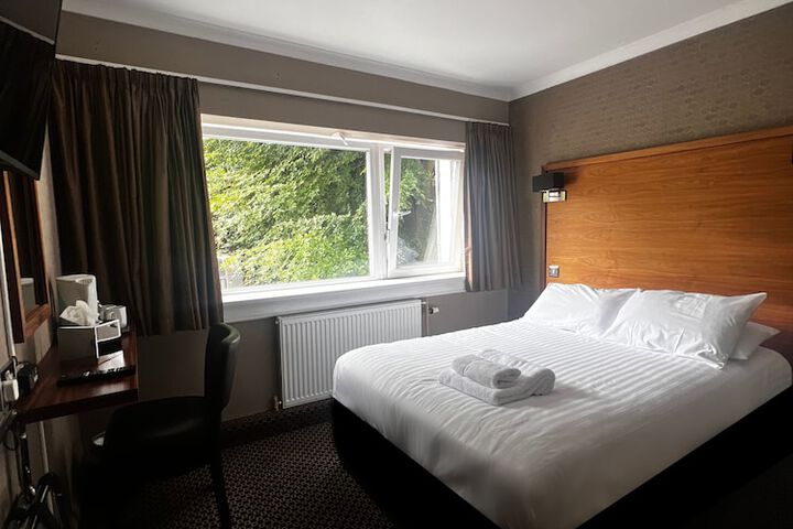 Room 3 of 22