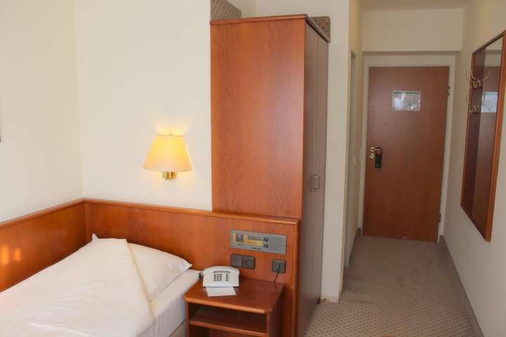 Room 18 of 41