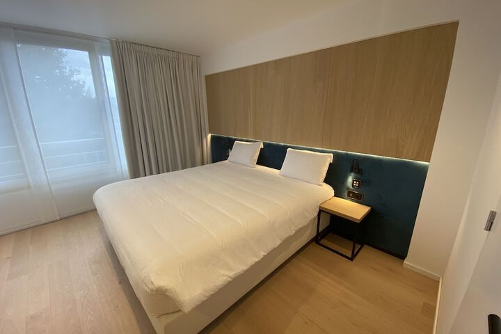 Room 27 of 62