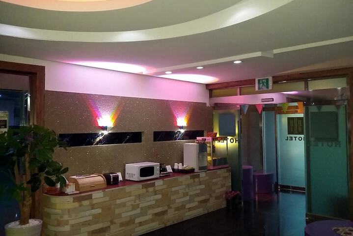 Concierge desk