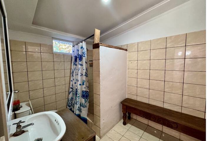 Room 6 of 25