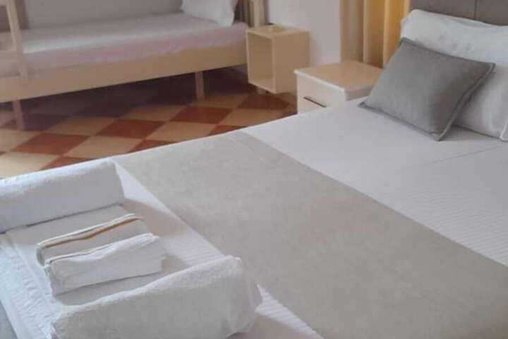 Room 5 of 16