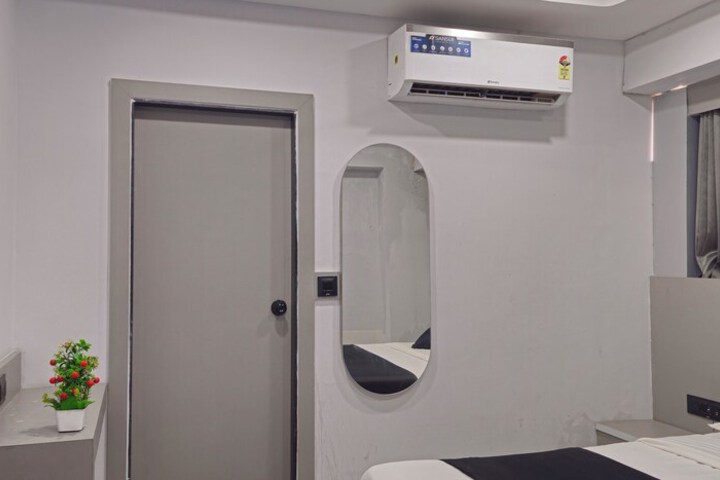Room 13 of 25