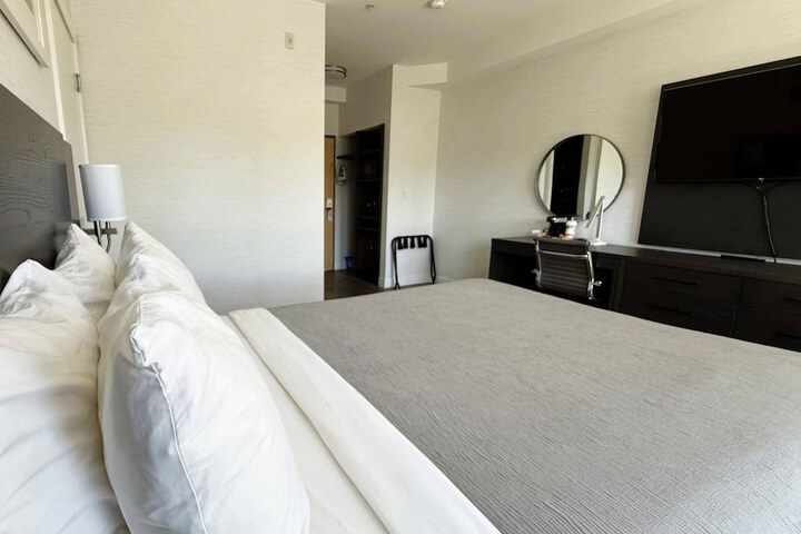 Room 30 of 52