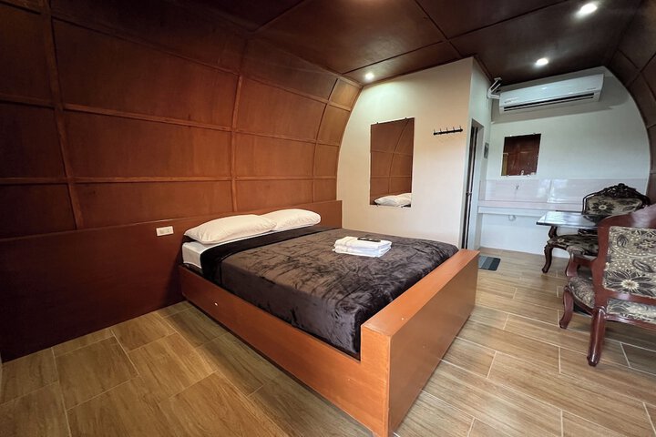 Room 6 of 48