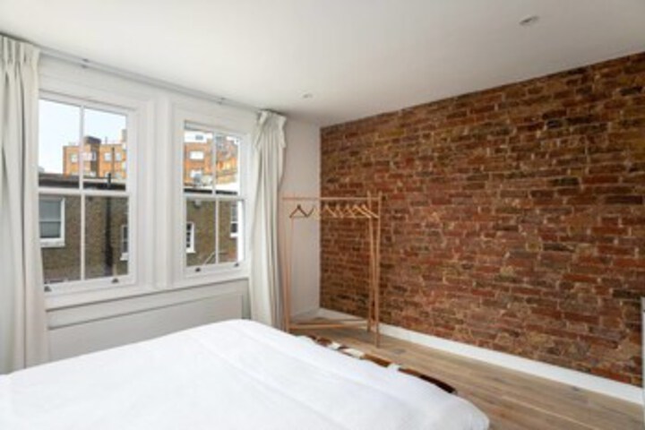 Room 75 of 96