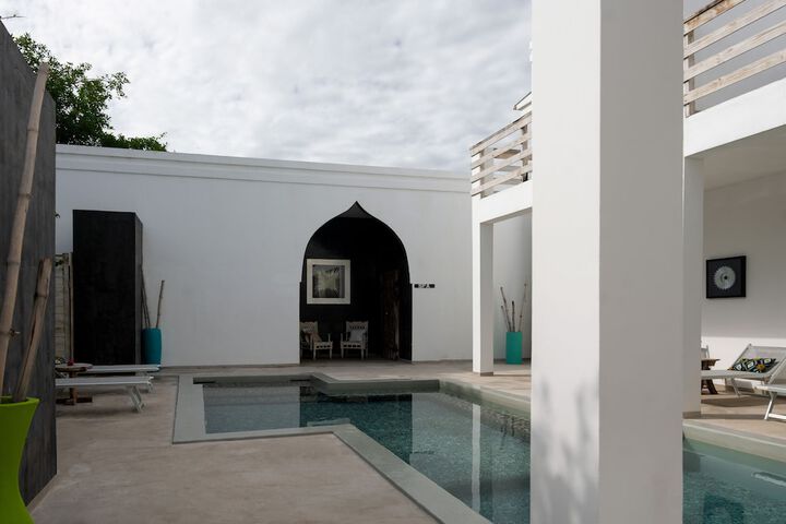 Pool 37 of 61