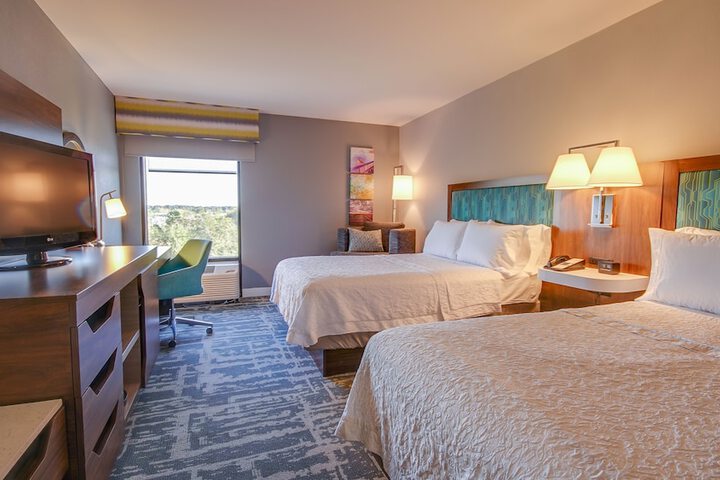 Standard Room, King or Two Doubles (5 of 12)
