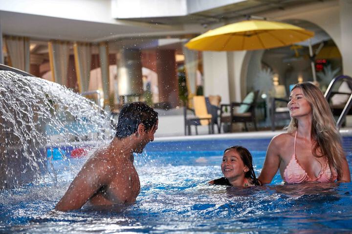 Pool Hotel
