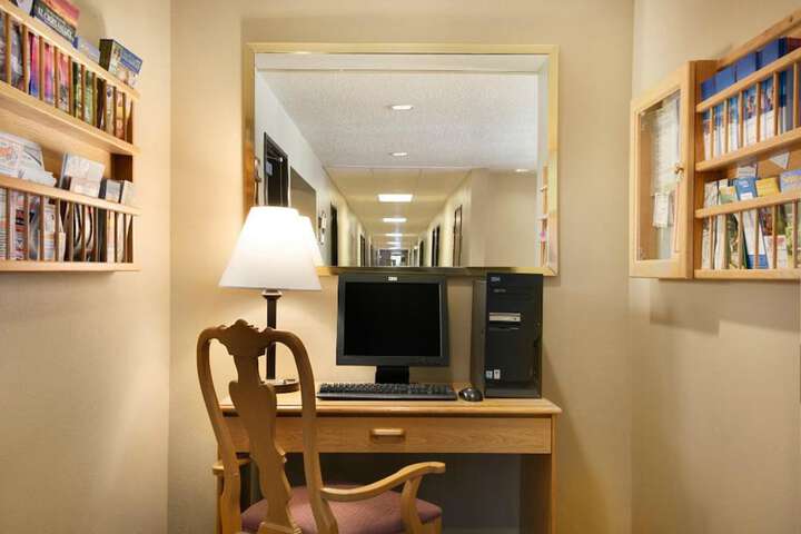 Business Center 20 of 22