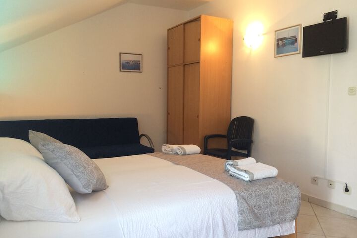 Room 36 of 65