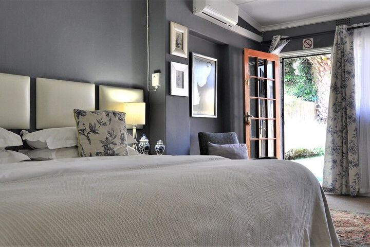 Room 3 of 100