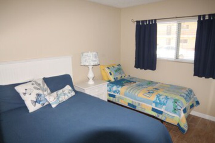 Room 28 of 32