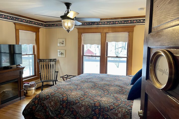 Room 3 of 60