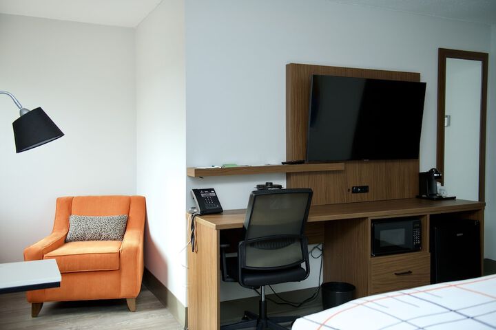 Room 5 of 42