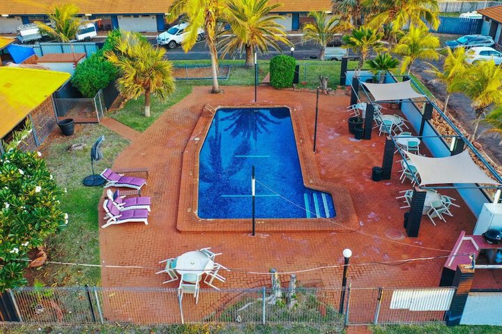 Pool Hotel