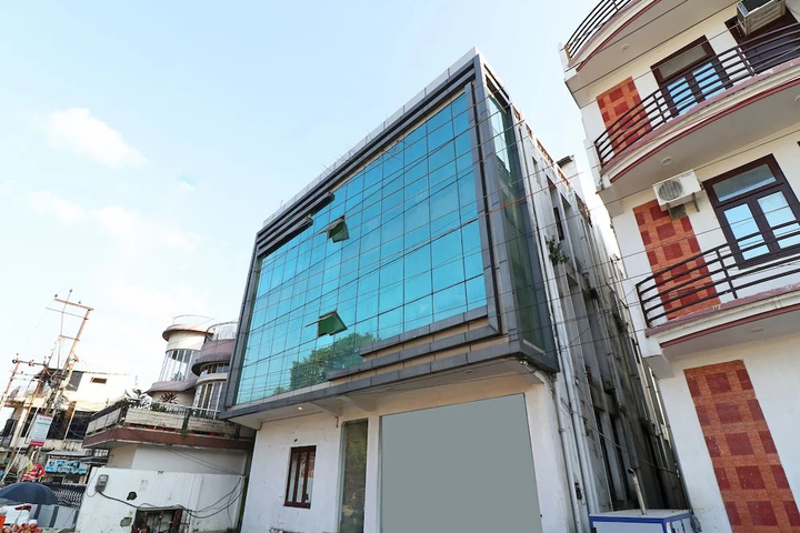OYO 6706 Hotel New Sunder Residency