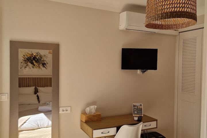 Room 4 of 46