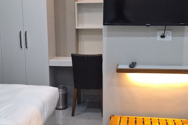 Room 33 of 58