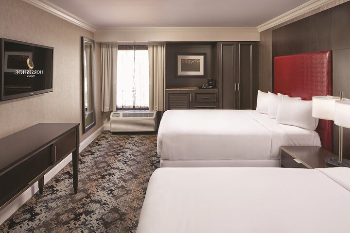 Deluxe Room 2 Queen Beds (2 of 6)