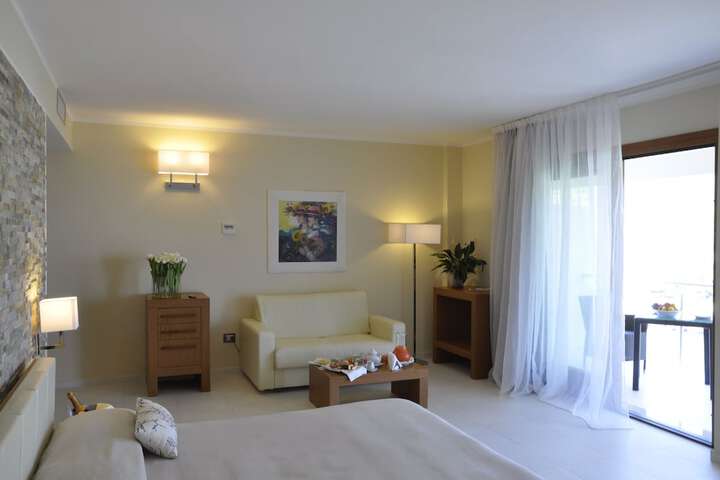 Room 13 of 78