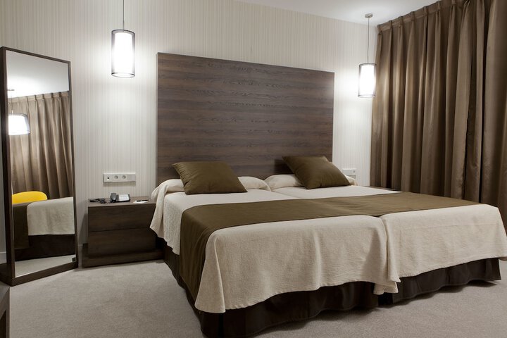 Room 6 of 81